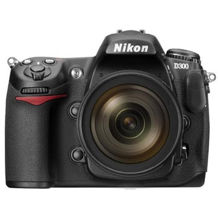SLR D300 - Nero + Nikkor Nikkor 18 - 135 mm F/3.5 - 5.6 F/3.5-5.6