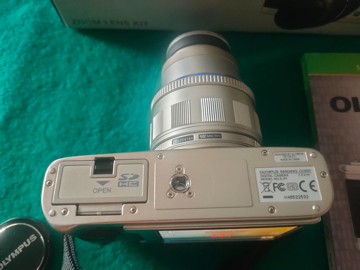 Olympus Pen EP-12fd306b8-336a-4918-bf00-55052cbefef3