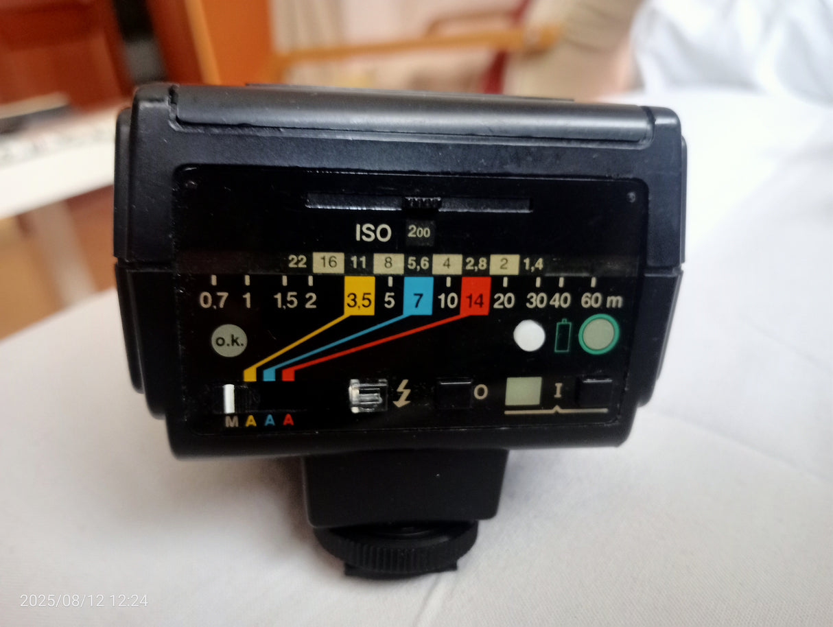 MetzMetz 28 C-2 d009cb36-1904-453f-8cb2-ed87cf9a326a