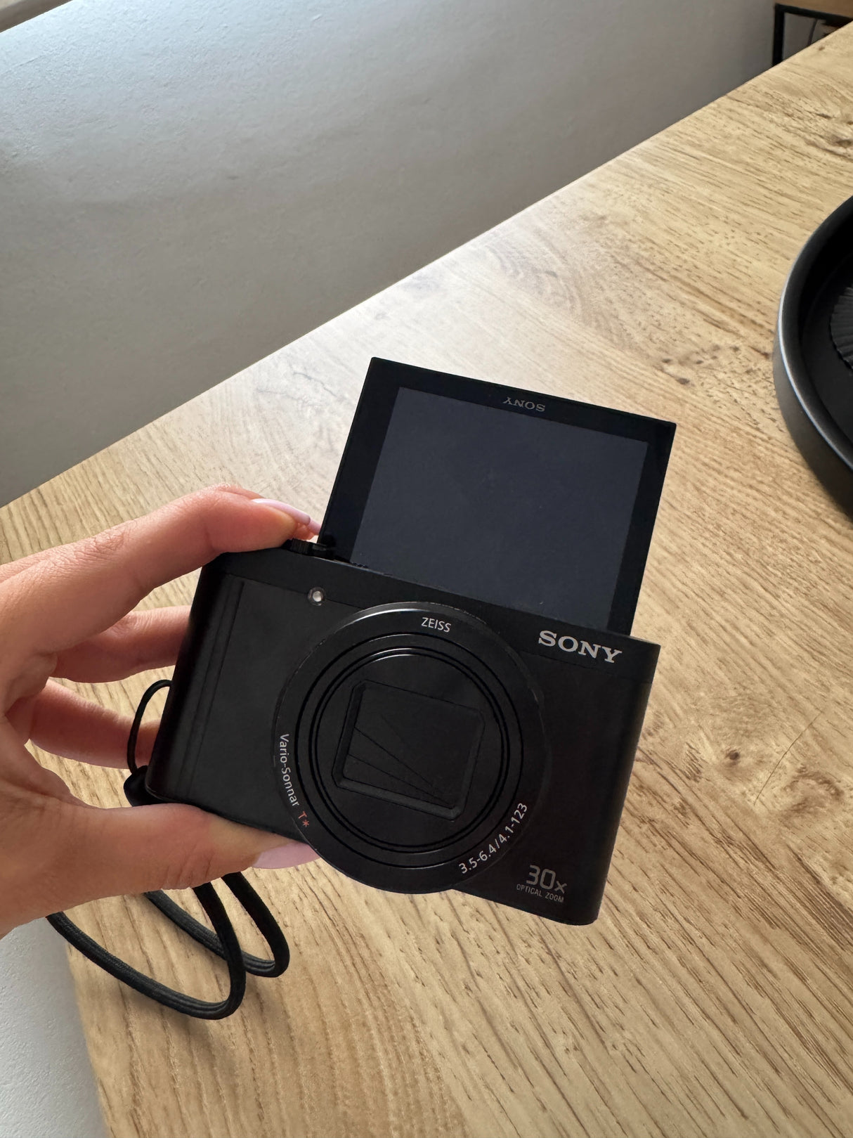 SonyCyberShot DSC-WX50076b44ad1-b681-4102-9642-47e25cc90ee8