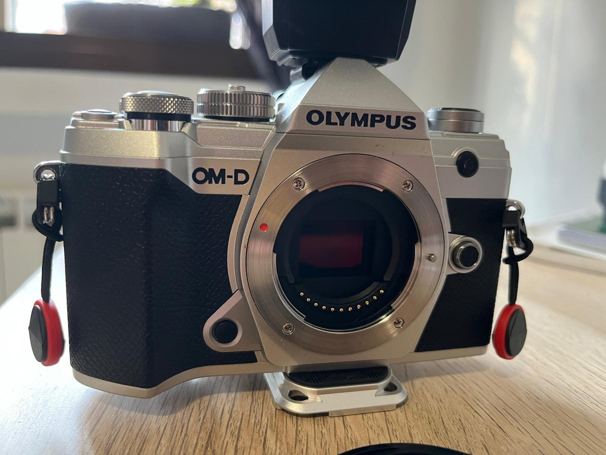 olympusom-d-em 5 mark III02c330e1-1f26-4a7a-a3a6-6e1a44cdf984