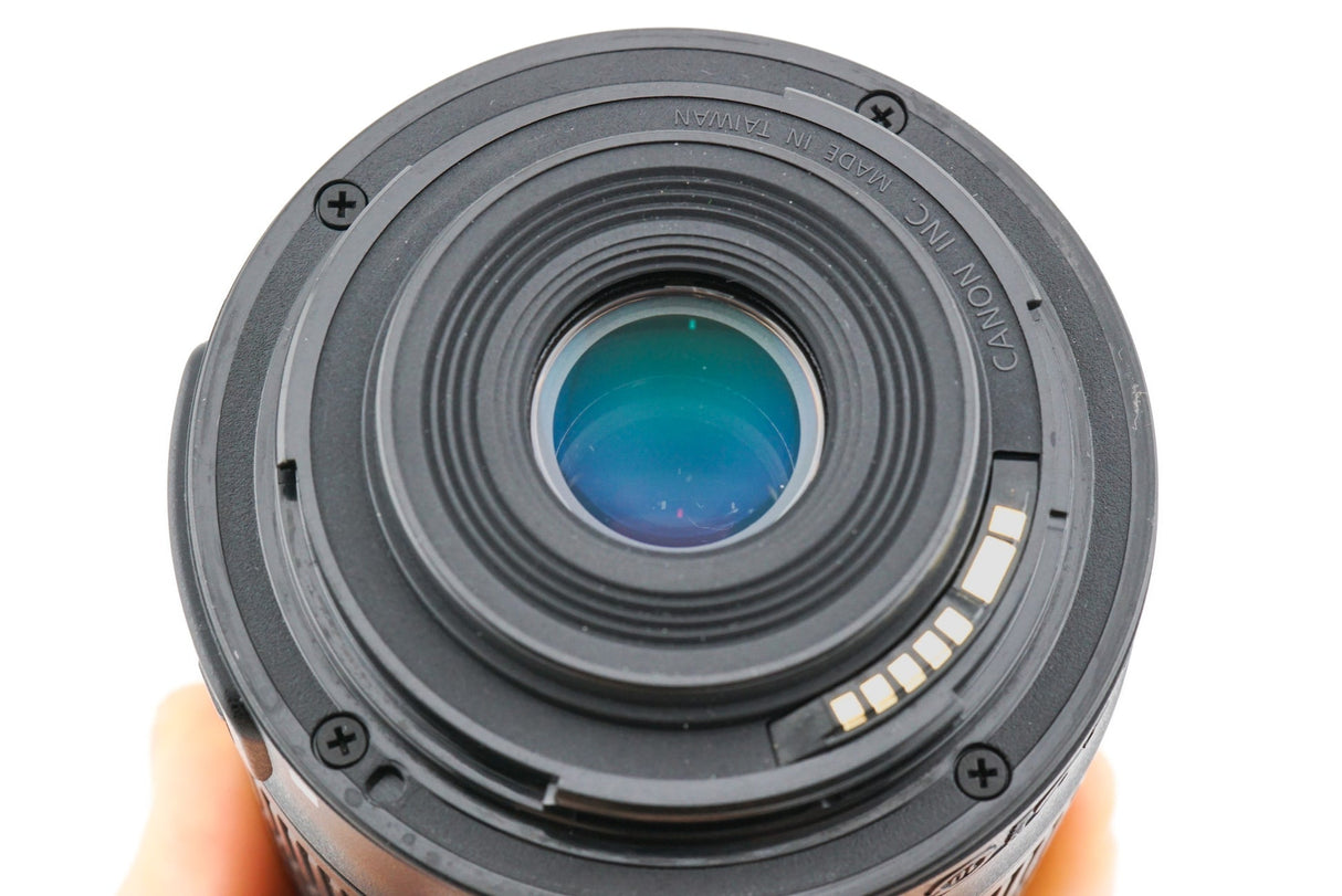 Canon EOS 100D+ 18-55mm f3.5-5.6 IS STM