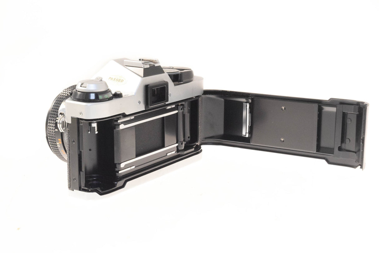 Canon AE-1 Program + 50mm f1.8 SC