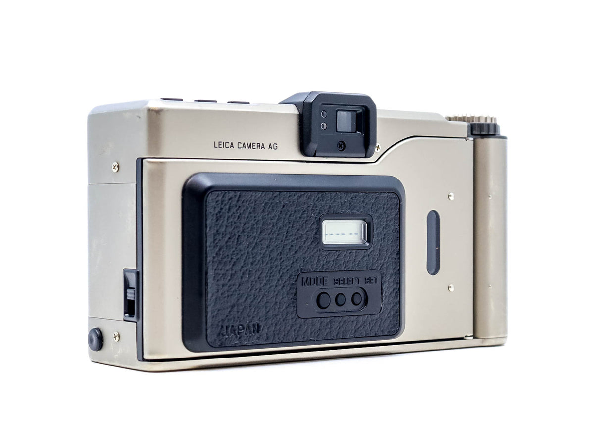 Discover the legendary Leica Minilux at Camera Market 🔍