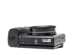 Sony Alpha A6000 - segunda mano - excelente estado - detalle 2 de 4 - SKU 3716013 - Camera Market