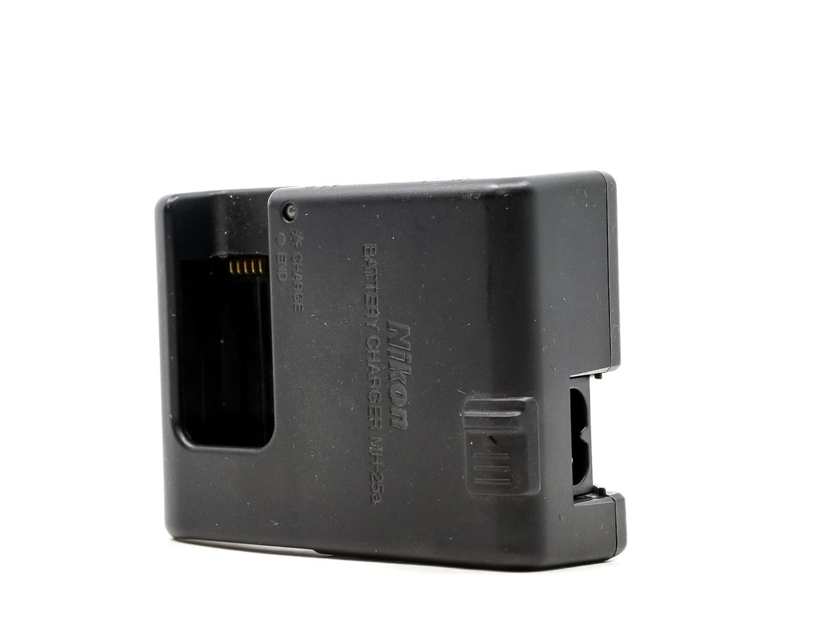 Nikon MH-25a Charger · main image