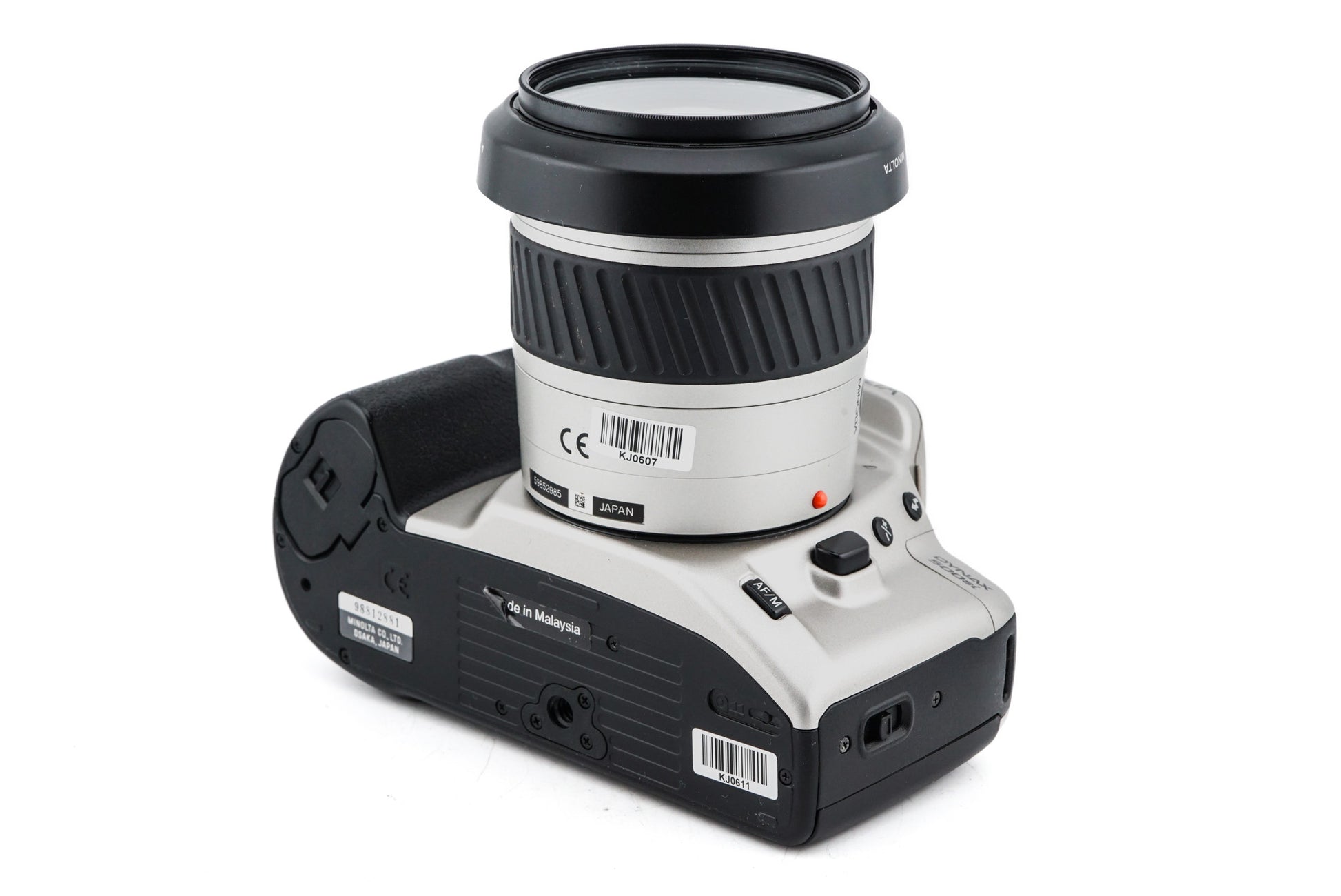 Explore the versatile Minolta Dynax 500si with a 28-80mm AF macro