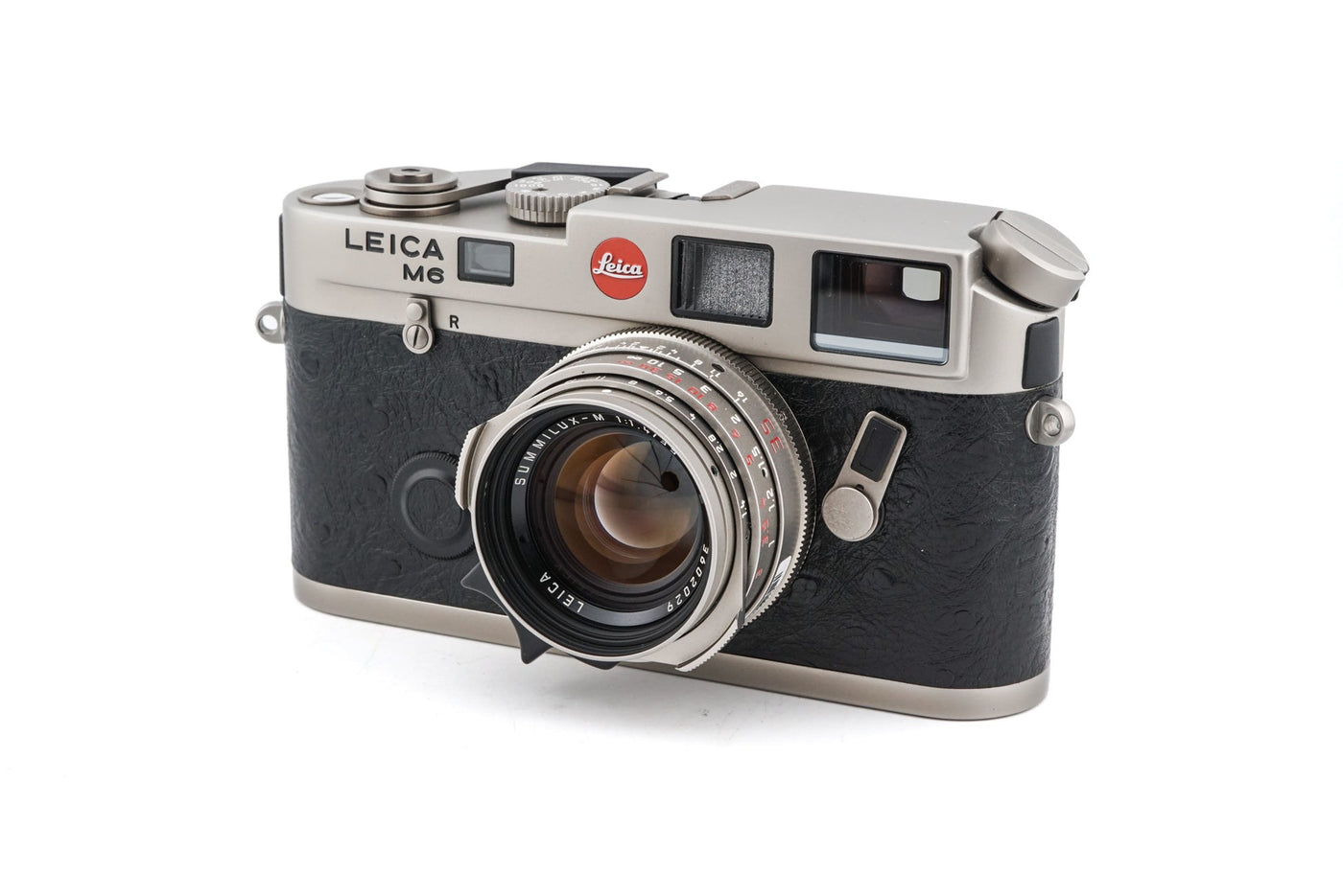Leica M6 (Titanium, 10412) + 35mm f1.4 Summilux-M (Type II) (Titanium, 11860) · imagen principal