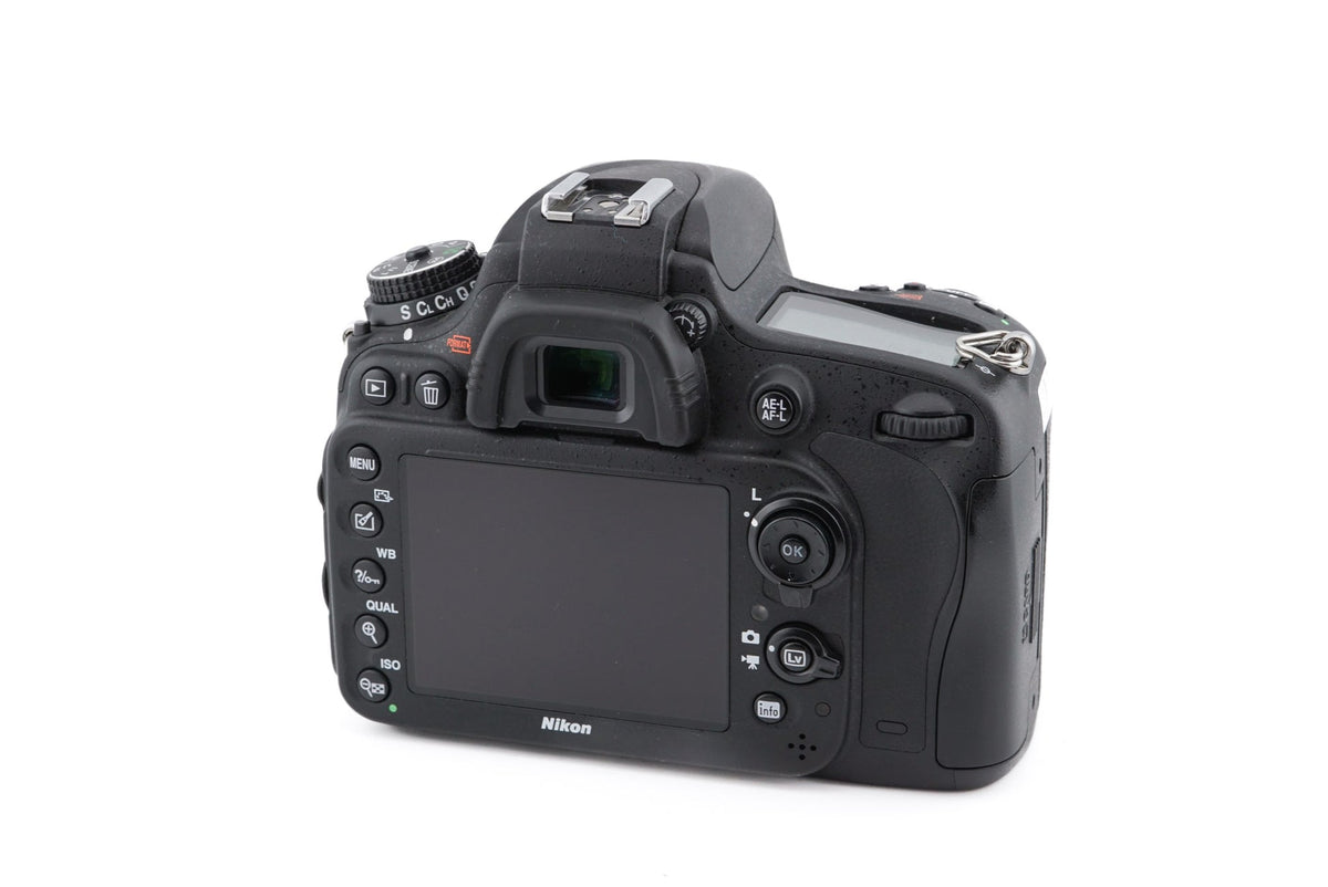 Discover the powerful features of the Nikon D610 at Camerashop 