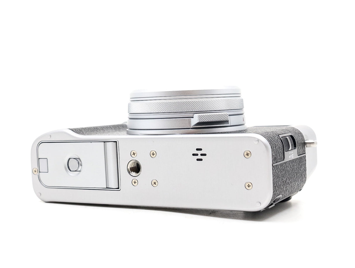 Fujifilm X100V - segunda mano - excelente estado - detalle 2 de 4 - SKU 3318268 - Camera Market