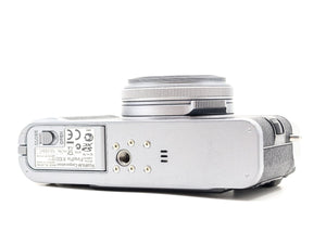 Fujifilm X100 - segunda mano - excelente estado - detalle 4 de 4 - SKU 3788273 - Camera Market