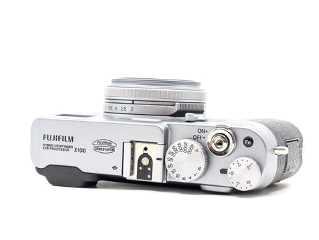 Fujifilm X100 - segunda mano - excelente estado - detalle 2 de 4 - SKU 3794769 - Camera Market