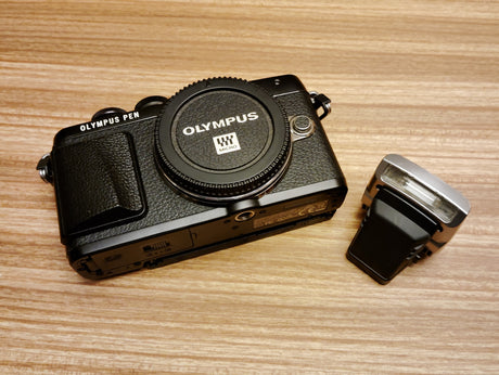 Olympus Olympus Pen Lite E-PL7 f42b6356-212a-44f7-824b-e30408829834