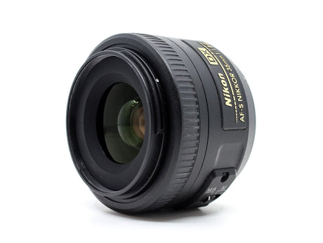 Nikon AF-S DX Nikkor 35mm f/1.8G - segunda mano - excelente estado - detalle 2 de 3 - SKU 3793698 - Camera Market