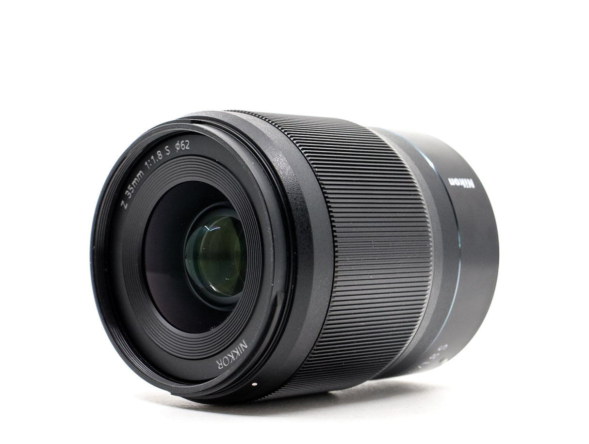 Nikon Nikkor Z 35mm f/1.8 S - segunda mano - excelente estado - detalle 2 de 3 - SKU 3784321 - Camera Market