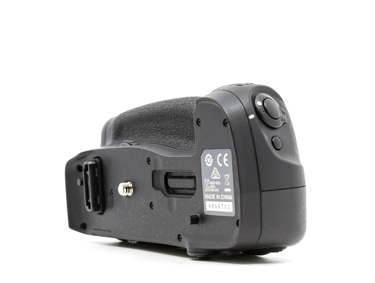 Nikon MB-D18 Battery Grip