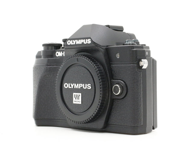 Olympus OM-D E-M10 Mark III - segunda mano - excelente estado - foto principal - SKU 3717938 - Camera Market