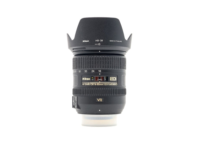 Nikon AF-S DX Nikkor 16-85mm f/3.5-5.6G ED VR - segunda mano - excelente estado - foto principal - SKU 3794130 - Camera Marke