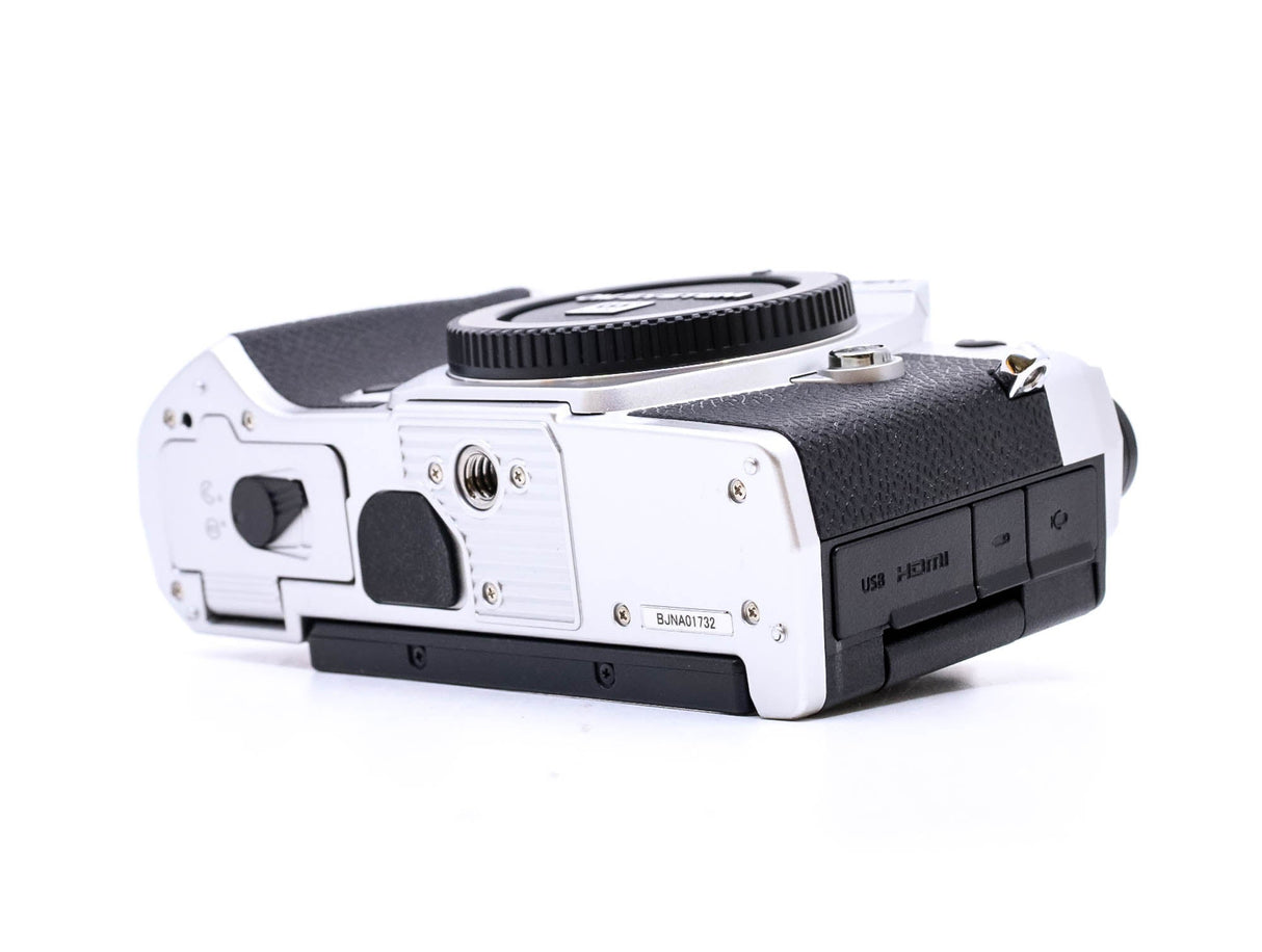 OM SYSTEM OM-5 - segunda mano - excelente estado - detalle 2 de 4 - SKU 3798218 - Camera Market