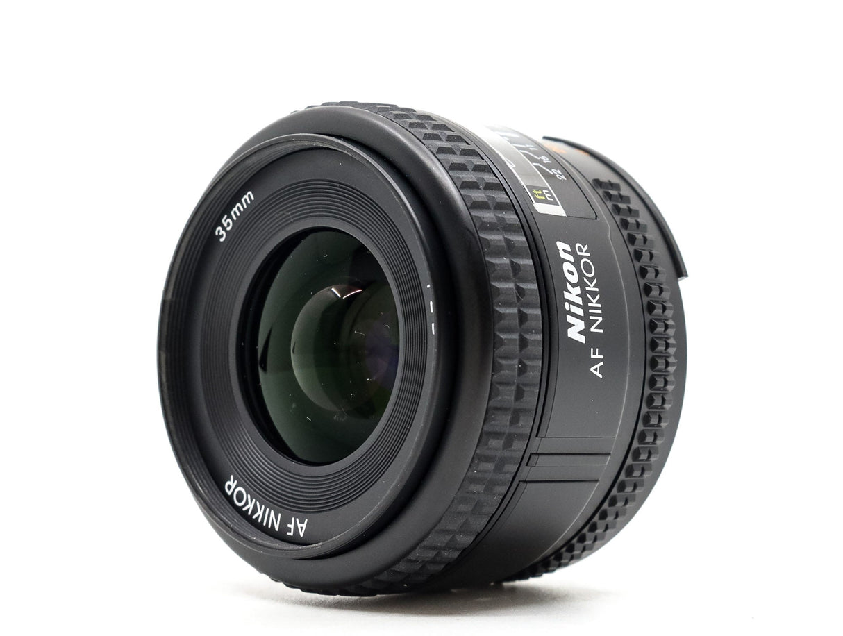 Nikon AF Nikkor 35mm f/2D - segunda mano - excelente estado - detalle 2 de 3 - SKU 3725084 - Camera Market