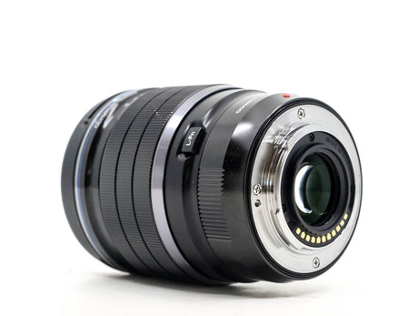 Olympus M.Zuiko Digital ED 17mm f/1.2 PRO - segunda mano - excelente estado - detalle 3 de 3 - SKU 3518806 - Camera Market