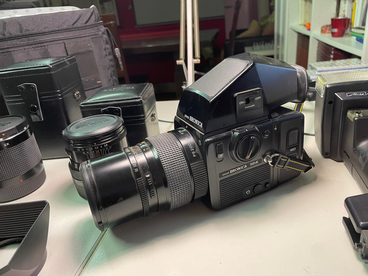 Zenza Bronica  SQ- AI202fa118-6f7e-4d3b-95a0-5482d5e8b7c8