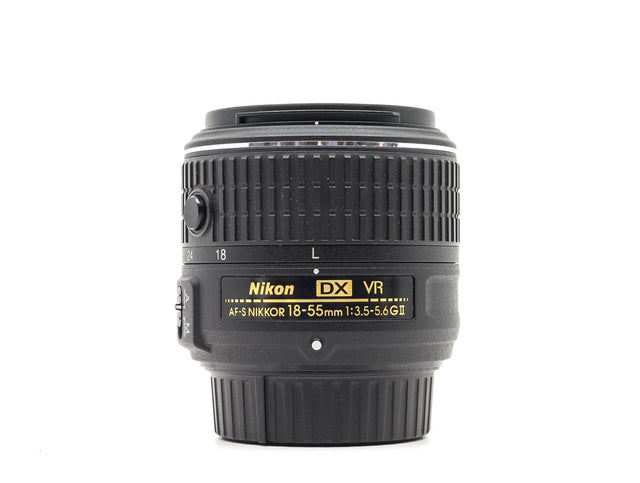 Nikon AF-S DX Nikkor 18-55mm f/3.5-5.6G VR II - segunda mano - excelente estado - foto principal - SKU 3770661 - Camera Marke