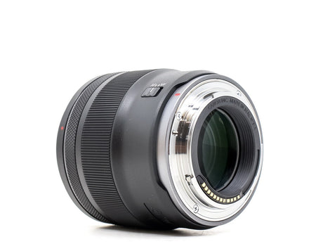 Canon RF 45mm f/1.2 STM