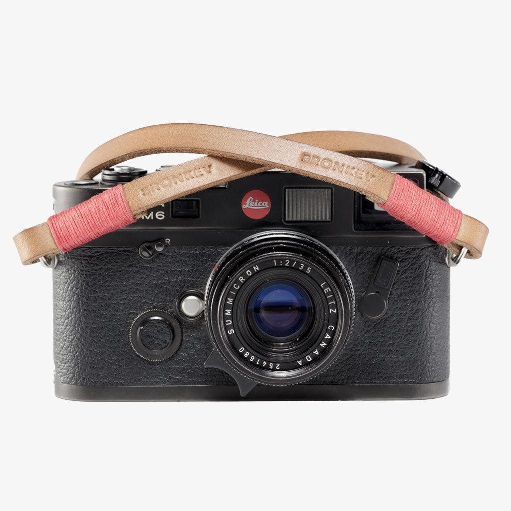 Tokyo #103 - Tanned & Red leather camera strap · imagen principal