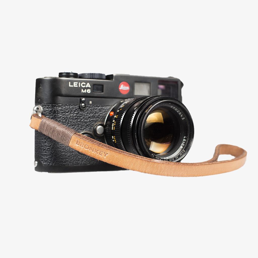 Tokyo #206 - Tanned & Brown leather camera strap · imagen principal