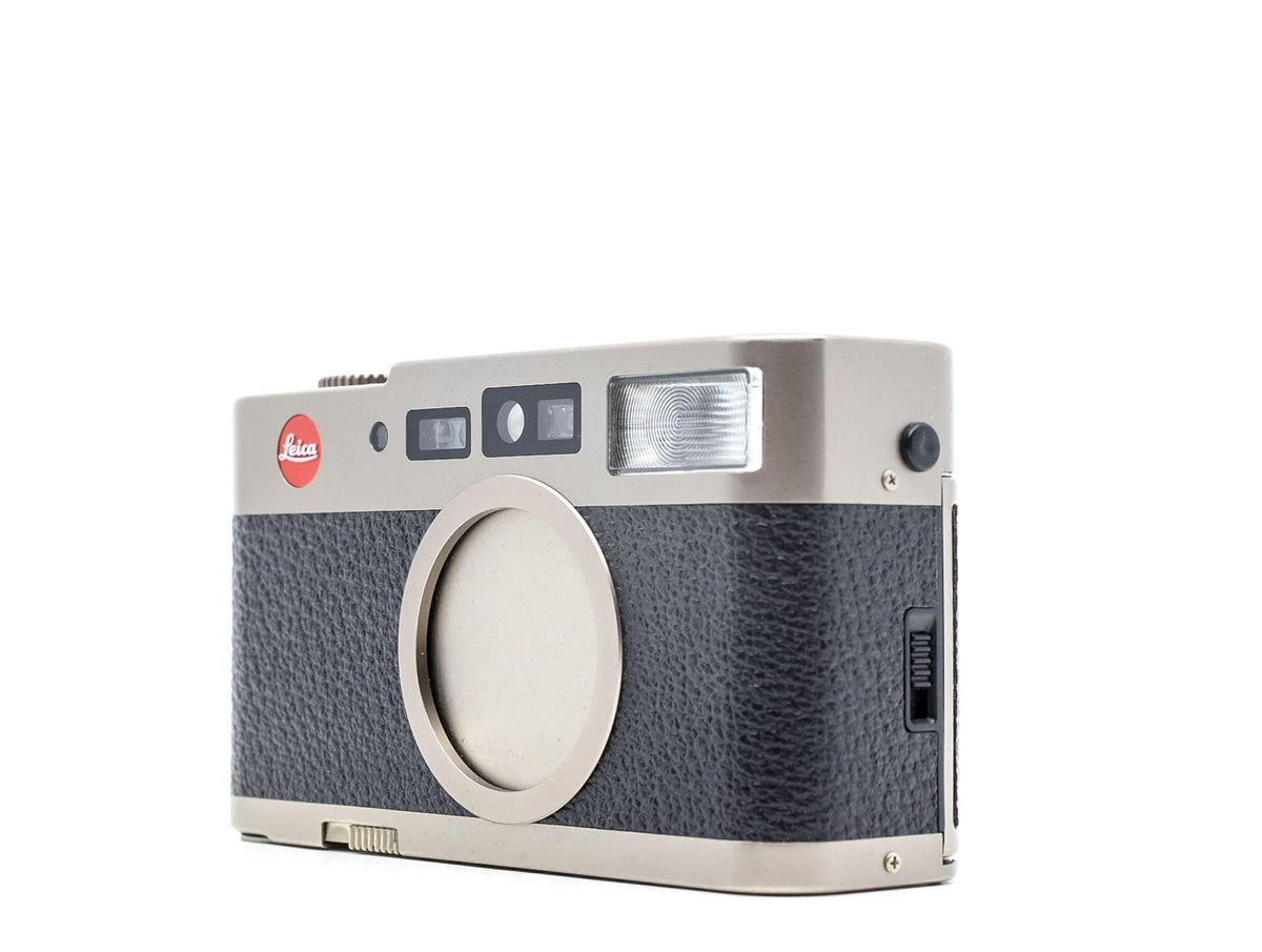 Leica CM · main image