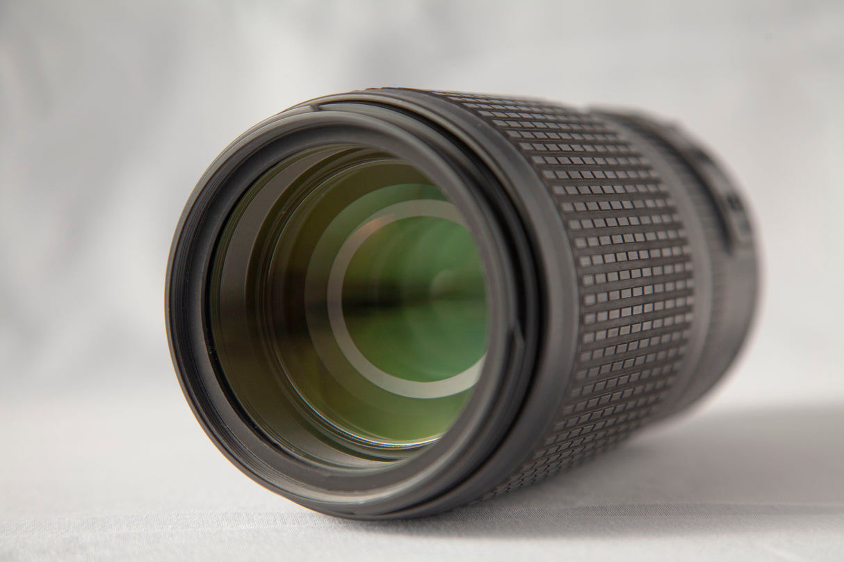 NikonAF-S VR Zoom-Nikkor 70-300mm f/4.5-5.6G IF-EDba1c80fc-a724-4ffc-8ed3-7b0476b0da50
