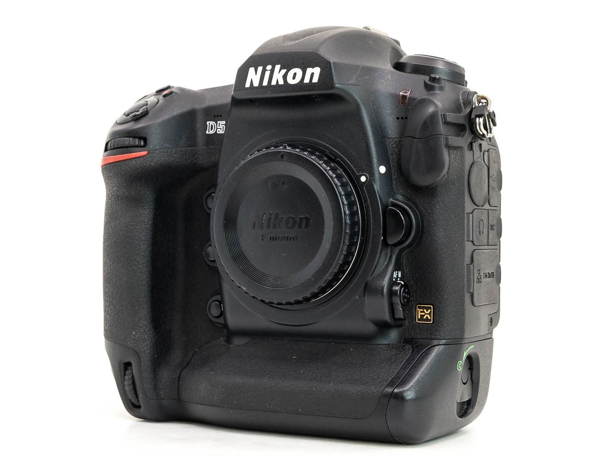 Nikon D5 (Dual CF) · main image