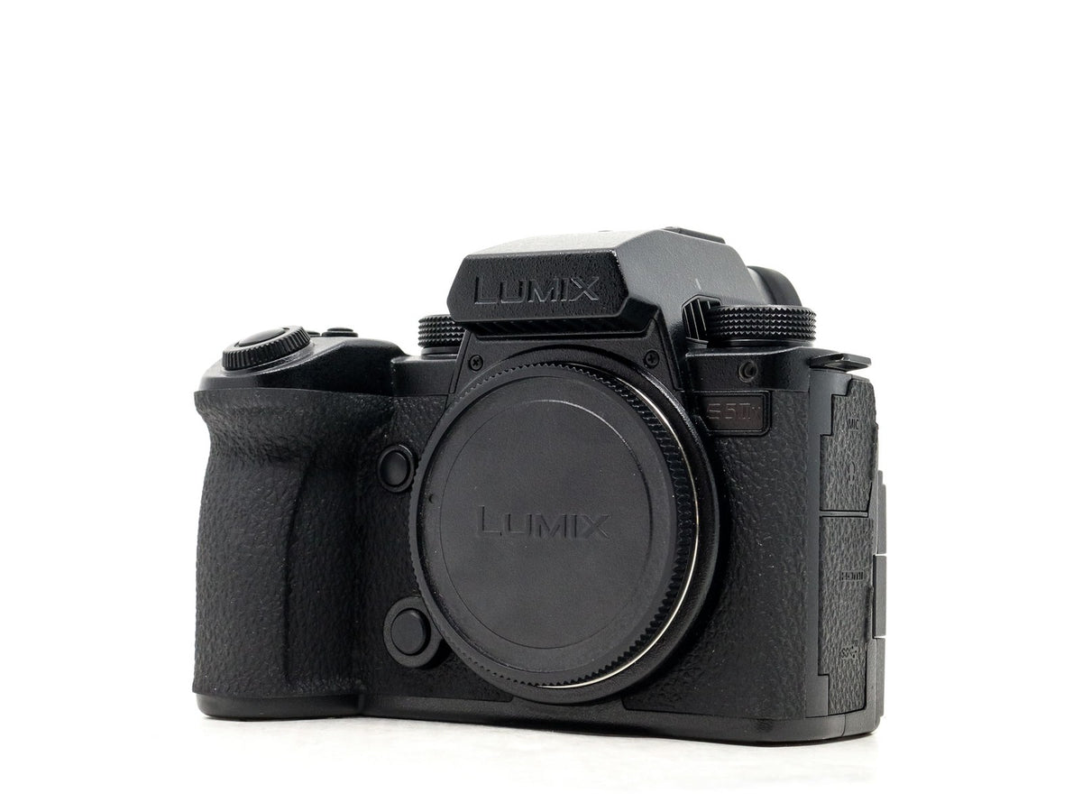 Panasonic Lumix S5 IIX · main image
