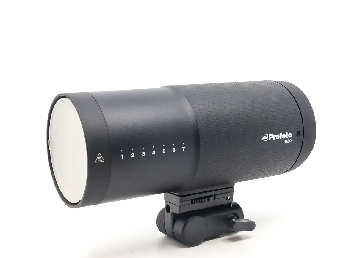 Profoto B30 · main image