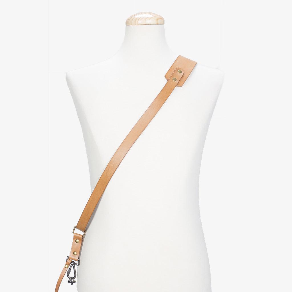 Berlin #603 - Tanned sling leather camera strap · imagen principal