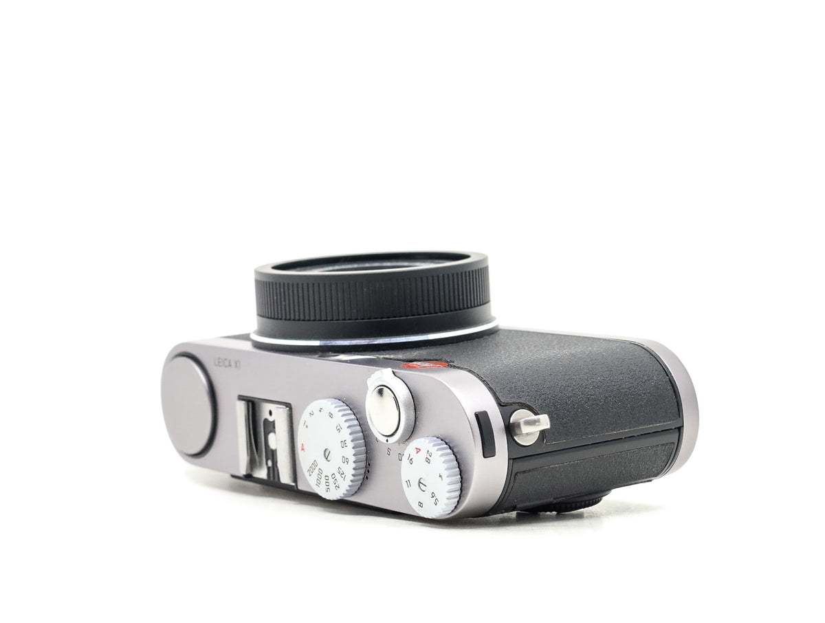 Discover the incredible features of the Leica X1 at Camera Market 📷