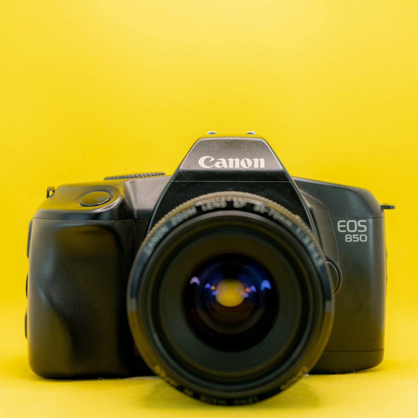 Canon EOS 850 + 35-70 F3.5 - 5.6 - Analog 35mm Reflex SLR Vintage Camera · main image