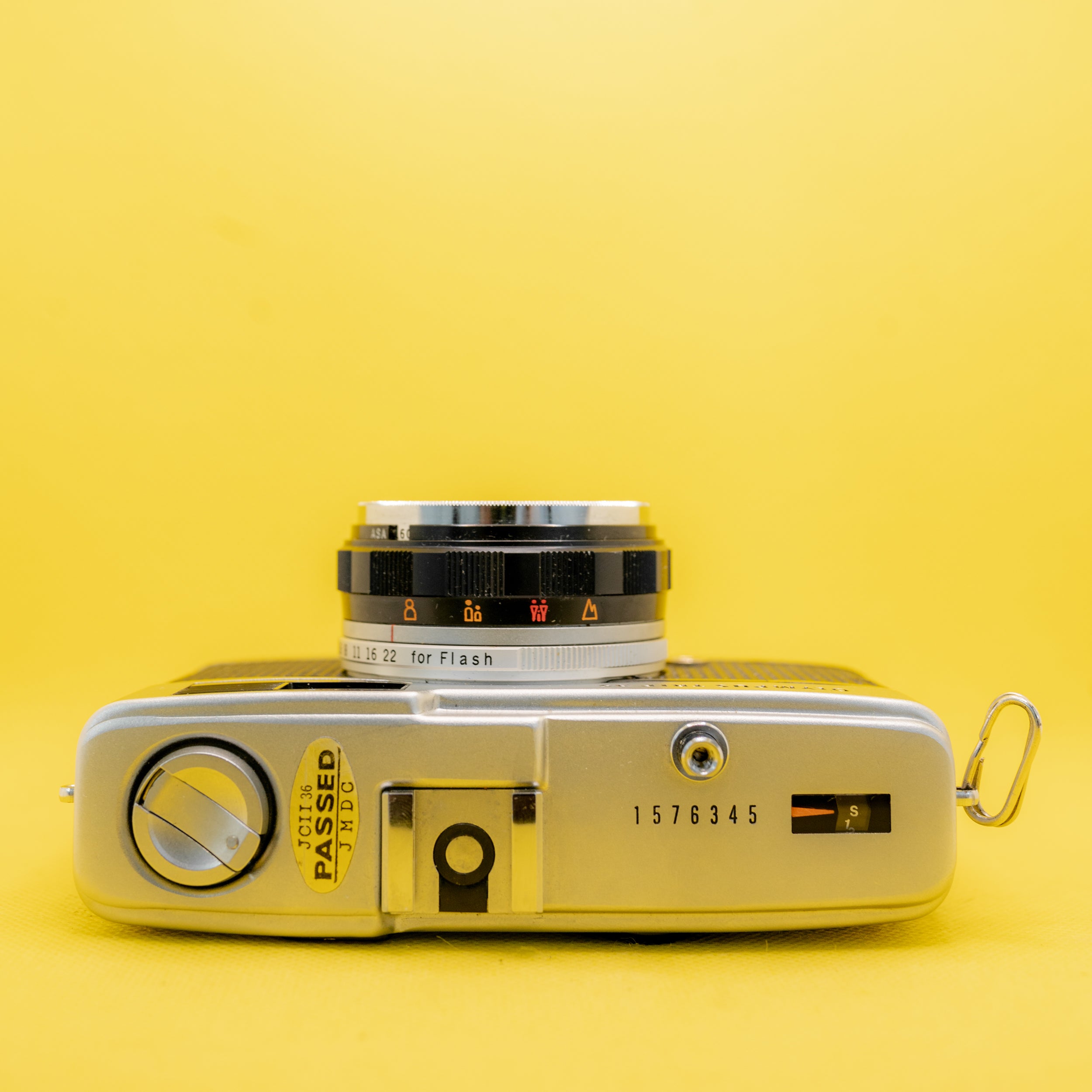 Olympus Trip 35 - Compact 35mm Analog Camera with Zuiko 40mm