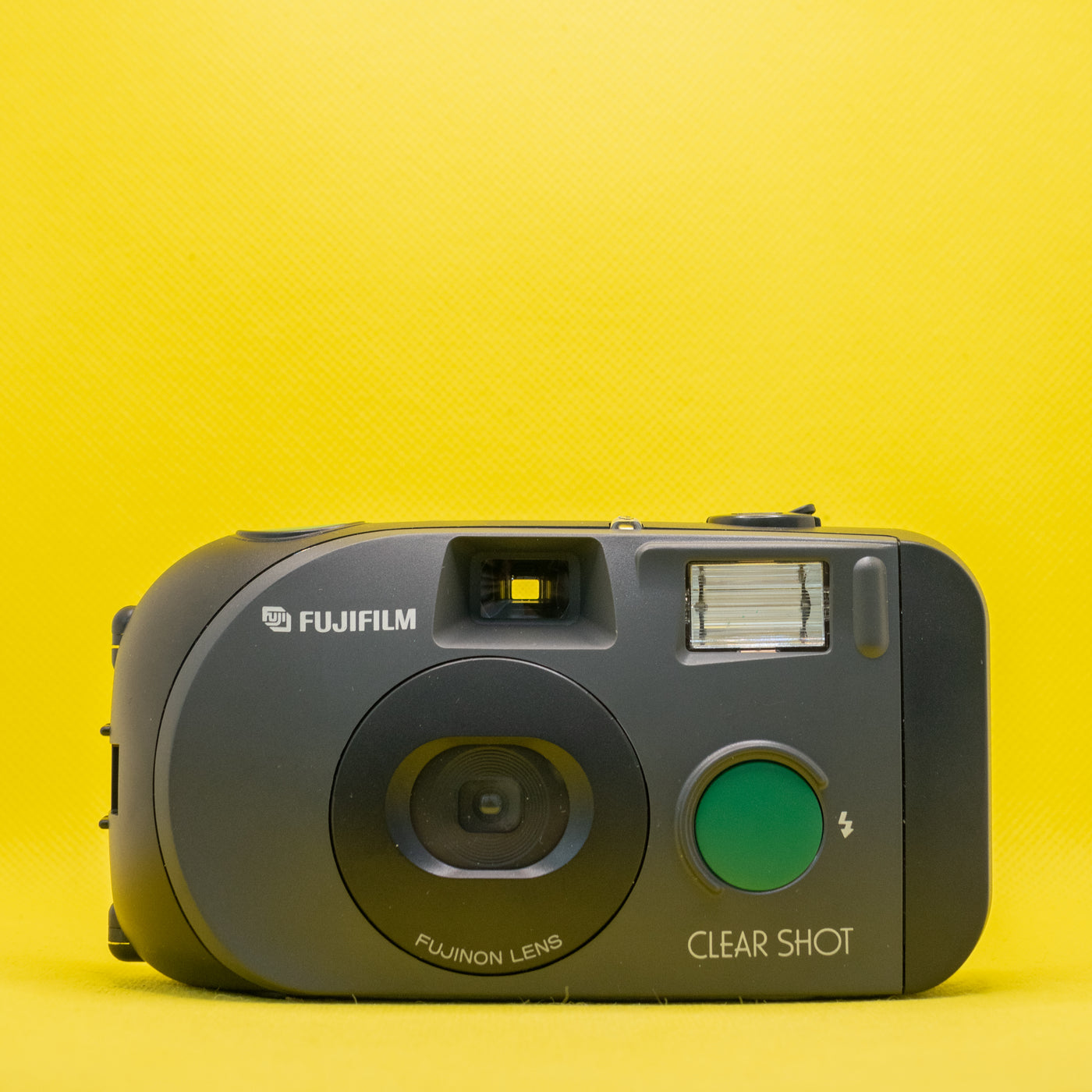 FujiFilm Clearshot - 35mm Compact Focus Free Film Camera · imagen principal