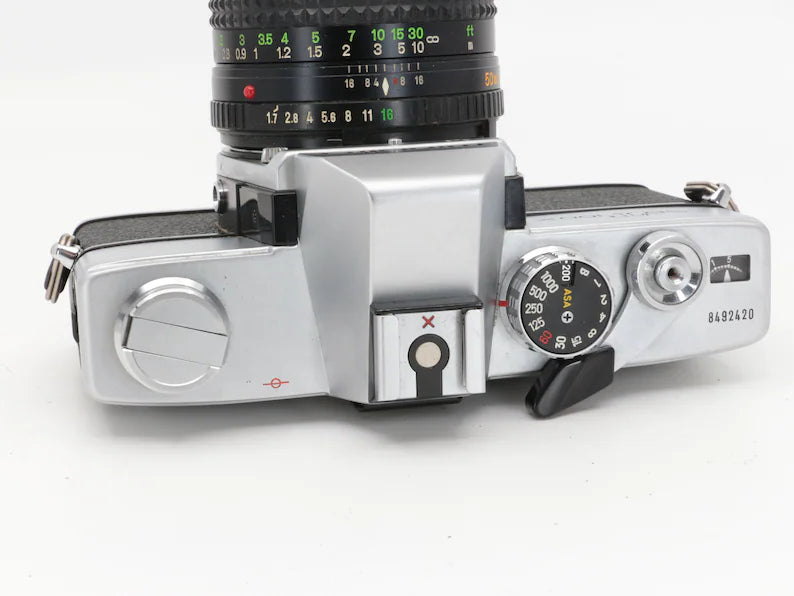 Minolta SrT100x - 35mm Film Camera w/ 50mm MD 1.7 | Cámara